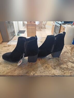 Blondo Black Suede A Booties Side Zips NWT MSRP $229 10 Crazy Price!